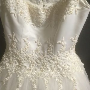 Oleg Cassini wedding dress, size 8